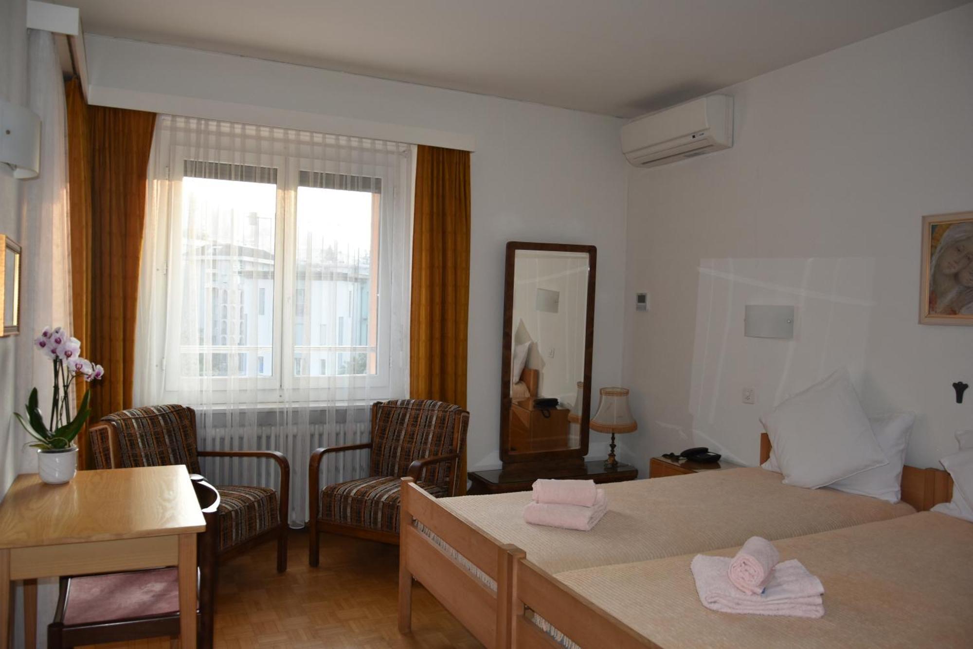 Casa Santa Birgitta Hotell Lugano Exteriör bild
